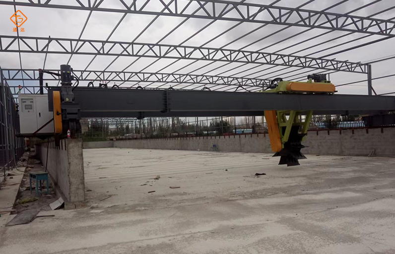 翻拋機(jī)翻有機(jī)肥的工作過(guò)程是什么?牛糞怎么發(fā)酵成有機(jī)肥? 翻拋機(jī)翻有機(jī)肥的工作過(guò)程是什么?牛糞怎么發(fā)酵成有機(jī)肥?