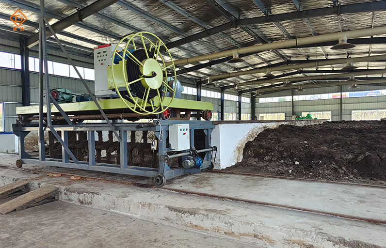 甘蔗渣發(fā)酵有機肥用哪款翻堆機好 甘蔗渣發(fā)酵有機肥用哪款翻堆機好