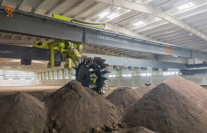 輪盤翻堆機(jī) 輪盤翻堆機(jī)